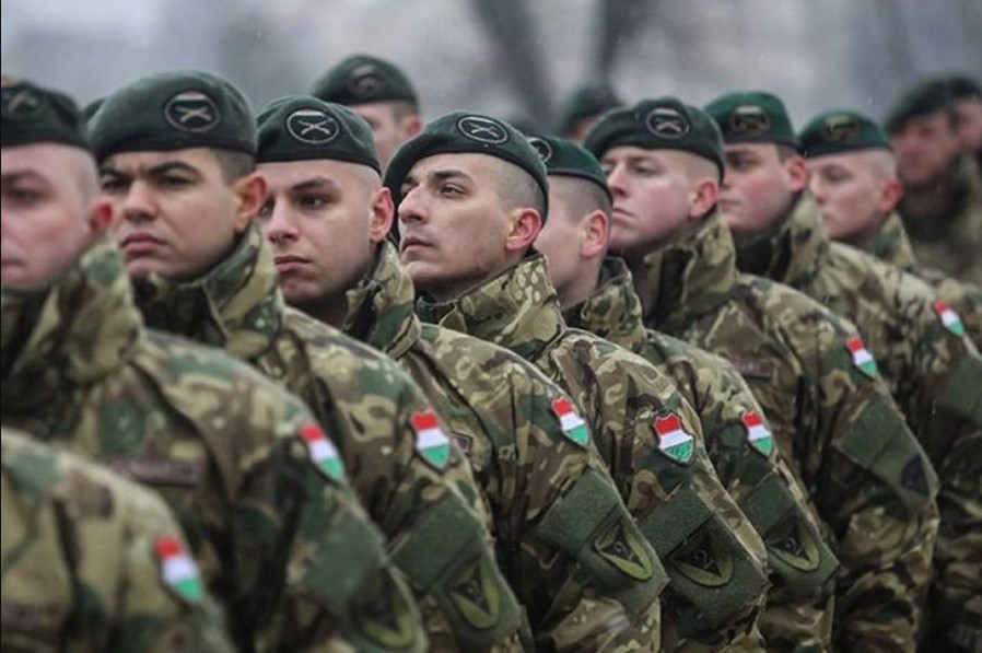 Угорщина стягнула військових до 75 енергооб'єктів через "загрозу" з боку України